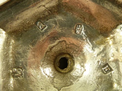 1721 ENGLISH BRITANNIA STANDARD SEAMED CAST SILVER TAPERSTICKS DAVID GREEN LONDON CANDLESTICKS - ADDITIONAL PHOTO 5