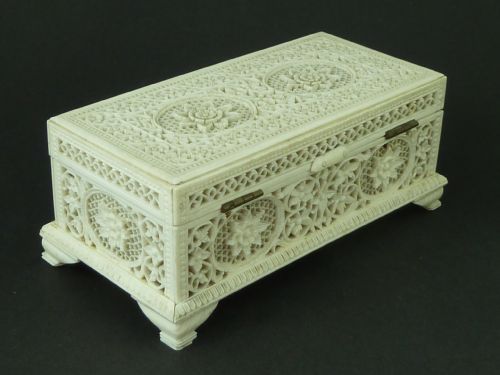 ANGLO INDIAN IVORY CARVED PIERCED JEWELLERY BOX CASKET ANTIQUE - ADDITIONAL PHOTO 2