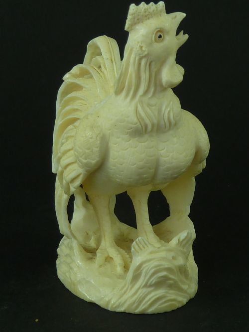 ANTIQUE CHINESE CARVED IVORY COCKEREL MODEL - ADDITIONAL PHOTO 1