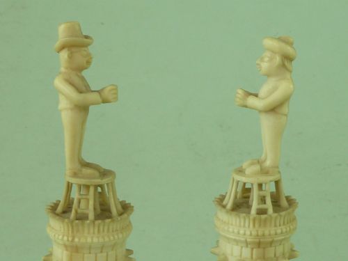 EARLY 19TH CENTURY EAST INDIA JOHN COMPANY IVORY CHESS ROOKS - ADDITIONAL PHOTO 4