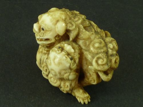 JAPANESE SEA IVORY NETSUKE DOG OF FO SHISHI LION CARVED ANTIQUE - ADDITIONAL PHOTO 1