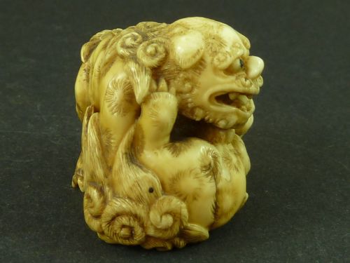 JAPANESE SEA IVORY NETSUKE DOG OF FO SHISHI LION CARVED ANTIQUE - ADDITIONAL PHOTO 4