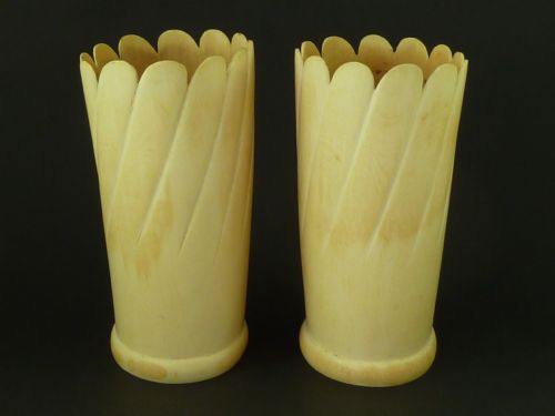 LARGE DECORATIVE PAIR OF IVORY TUSK VASES ANGLO INDIAN CIRCA 1920S - ADDITIONAL PHOTO 2
