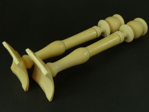 LARGE 30CM PAIR OF ANGLO INDIAN IVORY CANDLESTICKS CIRCA 1900 - ADDITIONAL PHOTO 2