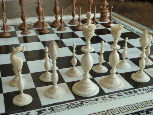 ANGLO INDIAN VIZAGAPATAM GAMES COMPENDIUM CHESS BACKGAMMON EBONY IVORY SANDALWOOD - ADDITIONAL PHOTO 4