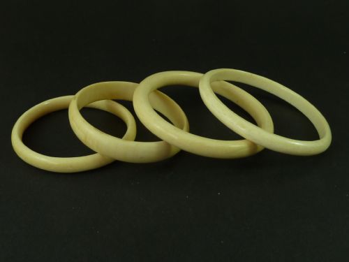 FOUR IVORY BANGLE BRACELETS INDIA AFRICA - ADDITIONAL PHOTO 3