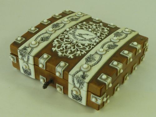 gaming tokens counters vizagapatam anglo indian ivory box sandalwood - CATEGORY: ANTIQUE BOXES - DATED 1850
