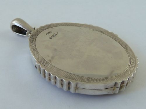 LARGE VICTORIAN LOCKET HALLMARKED SILVER PENDANT PHOTO SOLID STERLING - ADDITIONAL PHOTO 2