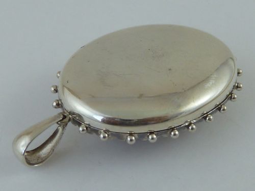 SILVER PENDANT PHOTO LOCKET SOLID STERLING ENGRAVED SONG BIRD VICTORIAN - ADDITIONAL PHOTO 4