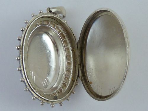 SILVER PENDANT PHOTO LOCKET SOLID STERLING ENGRAVED SONG BIRD VICTORIAN - ADDITIONAL PHOTO 6