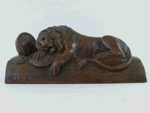 SWISS BLACK FOREST LION OF LUCERNE WALNUT CARVING GRAND TOUR SOUVENIR