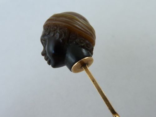 CARVED HARDSTONE BLACKAMOOR HEAD GOLD STICK STOCK PIN AGATE BROOCH - ADDITIONAL PHOTO 2