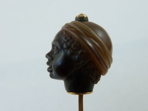 CARVED HARDSTONE BLACKAMOOR HEAD GOLD STICK STOCK PIN AGATE BROOCH - ADDITIONAL PHOTO 3