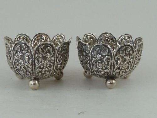 ANGLO INDIAN RAJ SILVER TRINKET CUPS OOMERSI MAWJI BHUJ CUTCH MARKED - ADDITIONAL PHOTO 2