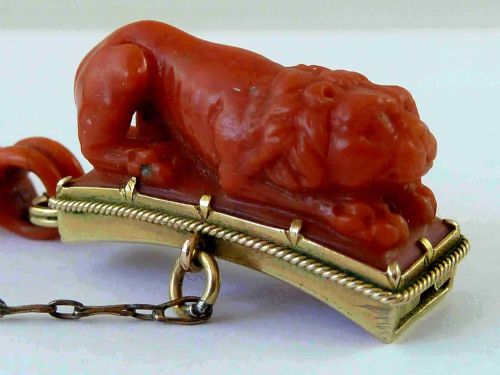 REGENCY CARVED RED CORAL PROWLING LION BRACELET GOLD MOUNTED - ADDITIONAL PHOTO 5