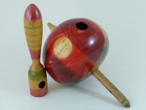 LARGE FRENCH HUMMING SPINNING TOP TURNED WOOD TREEN - ADDITIONAL PHOTO 3