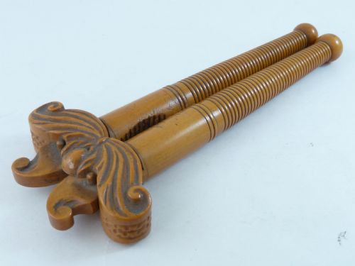 turned wood lever type hazel nutcracker boxwood treen - CATEGORY: ANTIQUE MISCELLANEOUS - DATED 19TH CENTURY