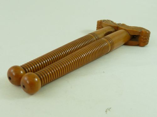 TURNED WOOD LEVER TYPE HAZEL NUTCRACKER BOXWOOD TREEN - ADDITIONAL PHOTO 5