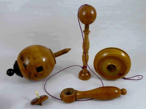 FRENCH HUMMING SPINNING TOP YOYO CUP AND BALL TURNED WOOD TREEN TOY GAME COMPENDIUM - ADDITIONAL PHOTO 4