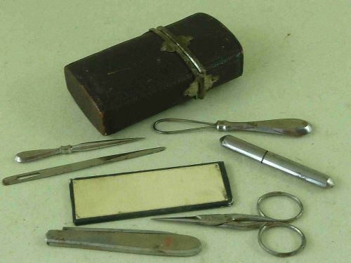 GEORGIAN CUT STEEL LEATHER SEWING ETUI TOOL SET HOOK BODKIN SCISSORS KNIFE TRAVELING NECESSAIRE - ADDITIONAL PHOTO 4