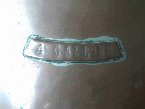 VICTORIAN FOUR GALLON MEASURE VR MARKED SEAMED MEASURING JUG - ADDITIONAL PHOTO 5