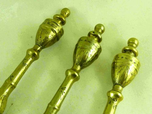 SET THREE GEORGIAN FOLIATE ENGRAVED BRASS FIRE TOOLS IRONS IRISH - ADDITIONAL PHOTO 2