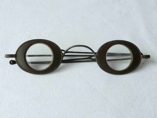 MARTIN'S MARGINS SPECTACLES OVAL HORN BLUED STEEL ANTIQUE - ADDITIONAL PHOTO 1