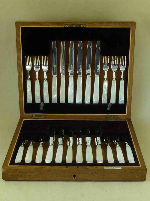 Scottish Solid Sterling Silver Mother of Pearl Dessert Knives & Forks Boxed