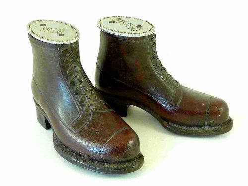 WWI LEATHER SNUFF SHOES POW TRENCH ART PAIR BOOTS 1918 CALAIS - ADDITIONAL PHOTO 1