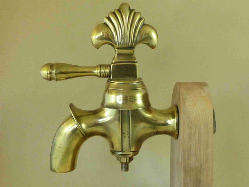 giant brass water tap faucet bronze fleur de lys - CATEGORY: ANTIQUE METAL - DATED 1850