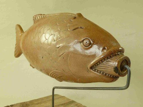 LARGE ENGLISH SALTGLAZE STONEWARE POTTERY FISH SPIRIT FLASK - ADDITIONAL PHOTO 2