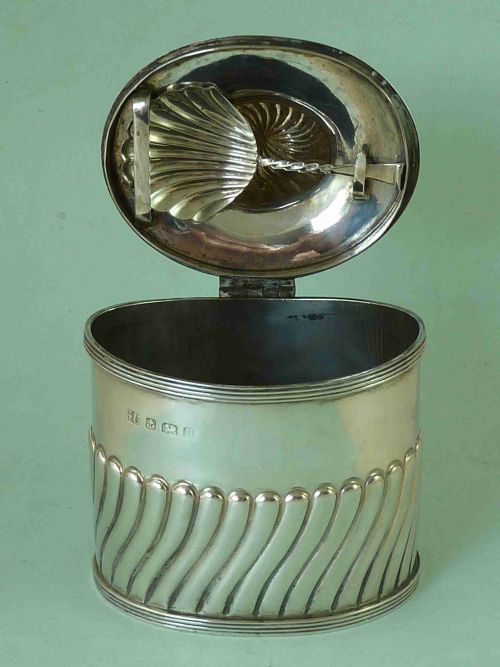 STERLING SILVER TEA CADDY FITTED CADDY SPOON HALLMARKED 1912 GEORGE UNITE - ADDITIONAL PHOTO 4