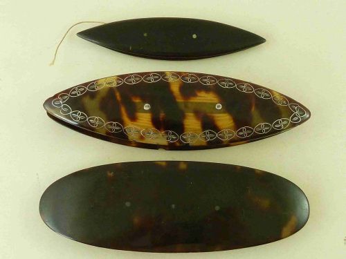 THREE TORTOISESHELL TATTING SHUTTLE PIQUET INLAID THREAD WINDER - ADDITIONAL PHOTO 2
