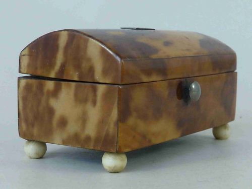 TORTOISESHELL CASKET DOMED TOP MINIATURE BOX - ADDITIONAL PHOTO 1