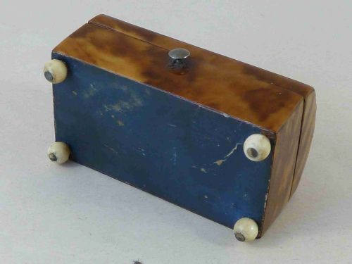 TORTOISESHELL CASKET DOMED TOP MINIATURE BOX - ADDITIONAL PHOTO 4