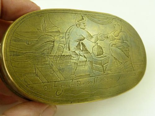18C DUTCH BRASS TOBACCO BOX MARRIAGE SAILOR DRINK ANTIQUE - ADDITIONAL PHOTO 1