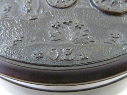 JOHN OBRISSET ENGLISH PRESSED HORN SNUFF BOX SIGNED OB - ADDITIONAL PHOTO 4