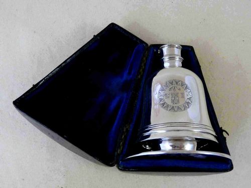 georgian fitted boxed solid silver traveling communion set - CATEGORY: ANTIQUE SILVER - DATED GEORGIAN