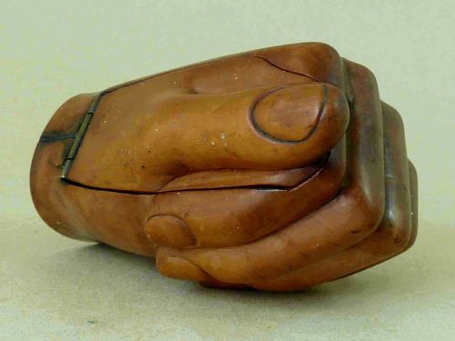 GEORGIAN BOXWOOD HAND FIST SNUFF BOX FOLK ART TREEN - ADDITIONAL PHOTO 1