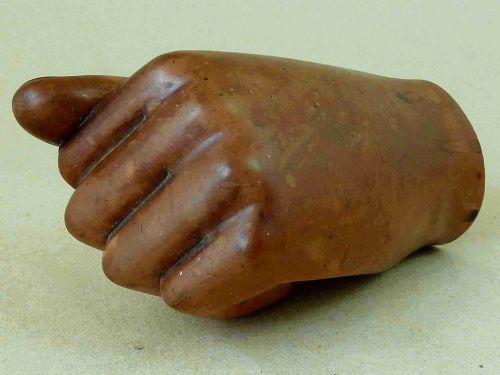 GEORGIAN BOXWOOD HAND FIST SNUFF BOX FOLK ART TREEN - ADDITIONAL PHOTO 2