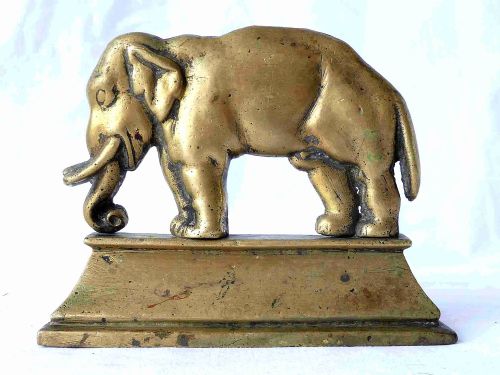 ELEPHANT LION PAIR VICTORIAN CAST BRASS ANIMALS FIREPLACE DECORATION - ADDITIONAL PHOTO 1