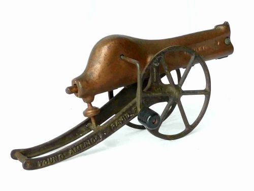YOUNG AMERICA RAPID FIRE GUN CANNON CAST IRON TOY 1907 PATENT - ADDITIONAL PHOTO 1