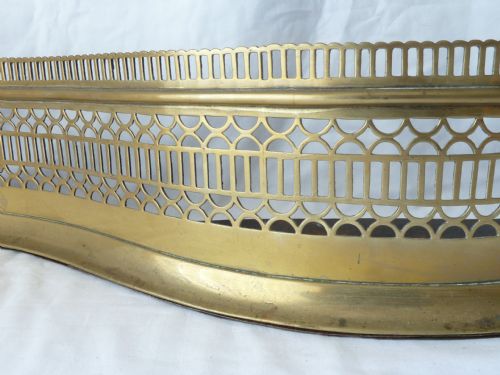 ENGLISH GEORGIAN BRASS PIERCED SERPENTINE FENDER 42 - ADDITIONAL PHOTO 5