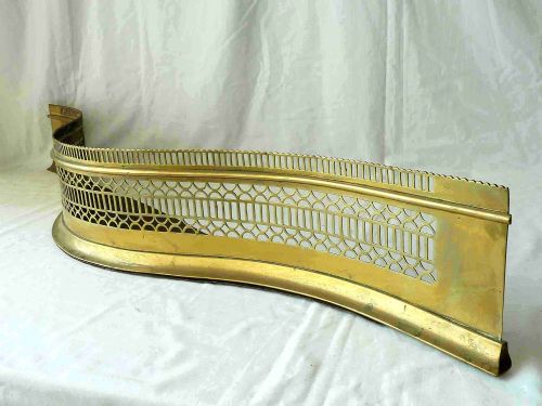 ENGLISH GEORGIAN BRASS PIERCED SERPENTINE FENDER 42 - ADDITIONAL PHOTO 2