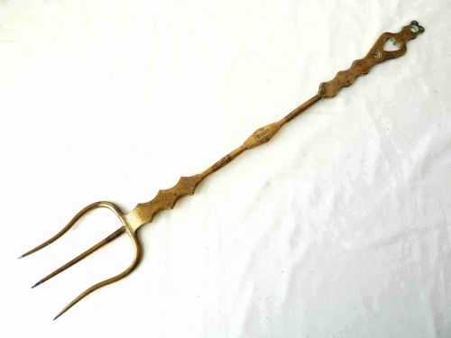 heavy victorian welsh brass toasting fork flesh name morris - CATEGORY: ANTIQUE METAL - DATED 1850