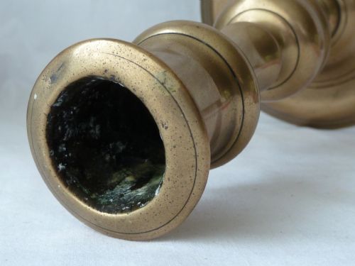 LARGE FRENCH 17TH CENTURY BRASS KNOP CANDLESTICK - ADDITIONAL PHOTO 7