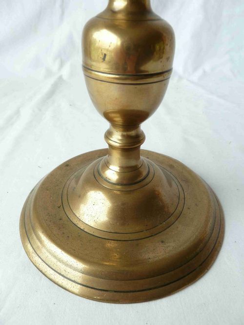 LARGE FRENCH 17TH CENTURY BRASS KNOP CANDLESTICK - ADDITIONAL PHOTO 2