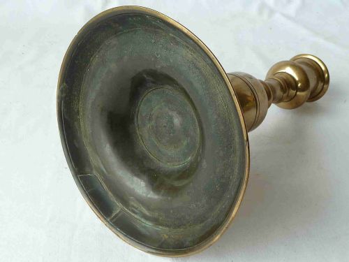 LARGE FRENCH 17TH CENTURY BRASS KNOP CANDLESTICK - ADDITIONAL PHOTO 3