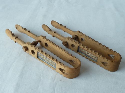 1891 WELSH SUGAR TONGS TREEN TOKEN LOVE SPOON DATED WILLIAMS FOLK ART - ADDITIONAL PHOTO 2