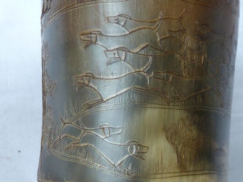 SCRIMSHAW ENGRAVED HORN CUP FOX HUNT HOUNDS LATE GEORGIAN EARLY VICTORIAN - ADDITIONAL PHOTO 10